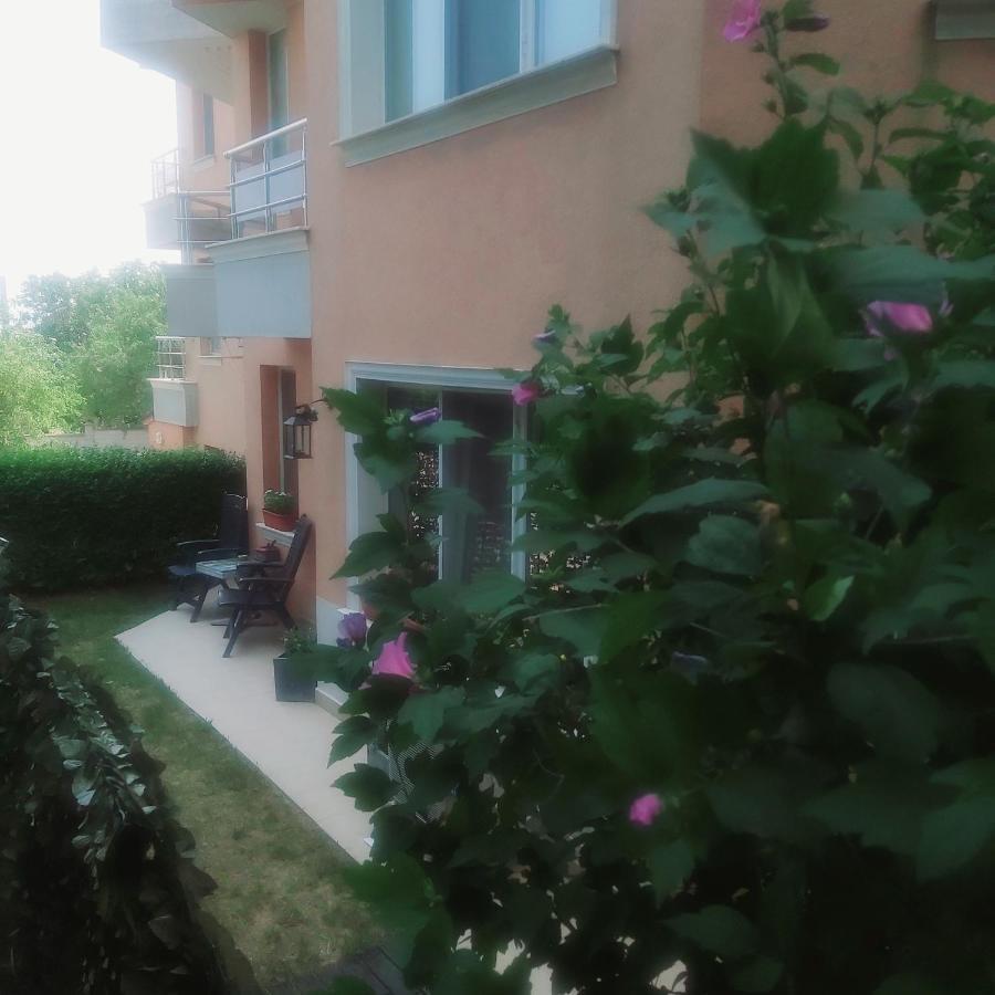 Saint Nicholas Varna Lovely 2 Bedroom Apartment With Sunny Garden Eksteriør billede