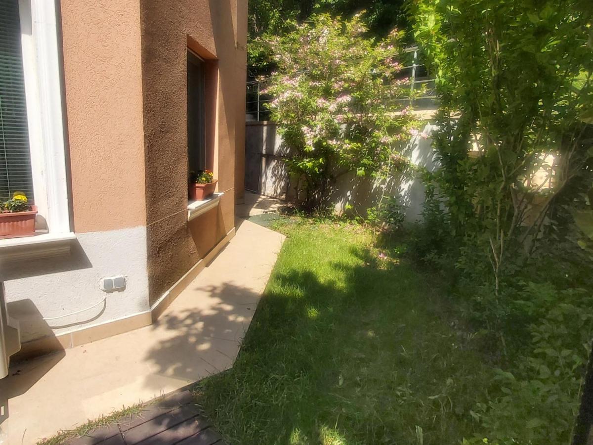 Saint Nicholas Varna Lovely 2 Bedroom Apartment With Sunny Garden Eksteriør billede