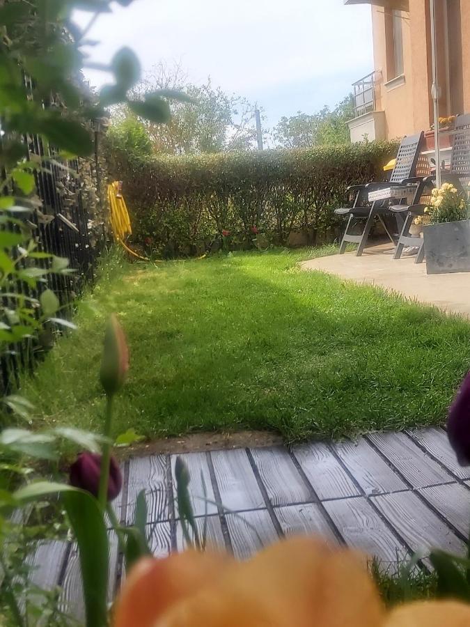 Saint Nicholas Varna Lovely 2 Bedroom Apartment With Sunny Garden Eksteriør billede